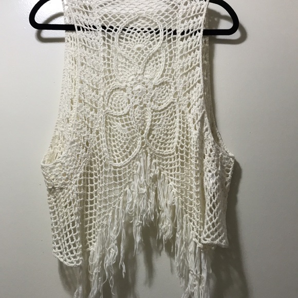 Crochet white vest - Picture 2 of 7